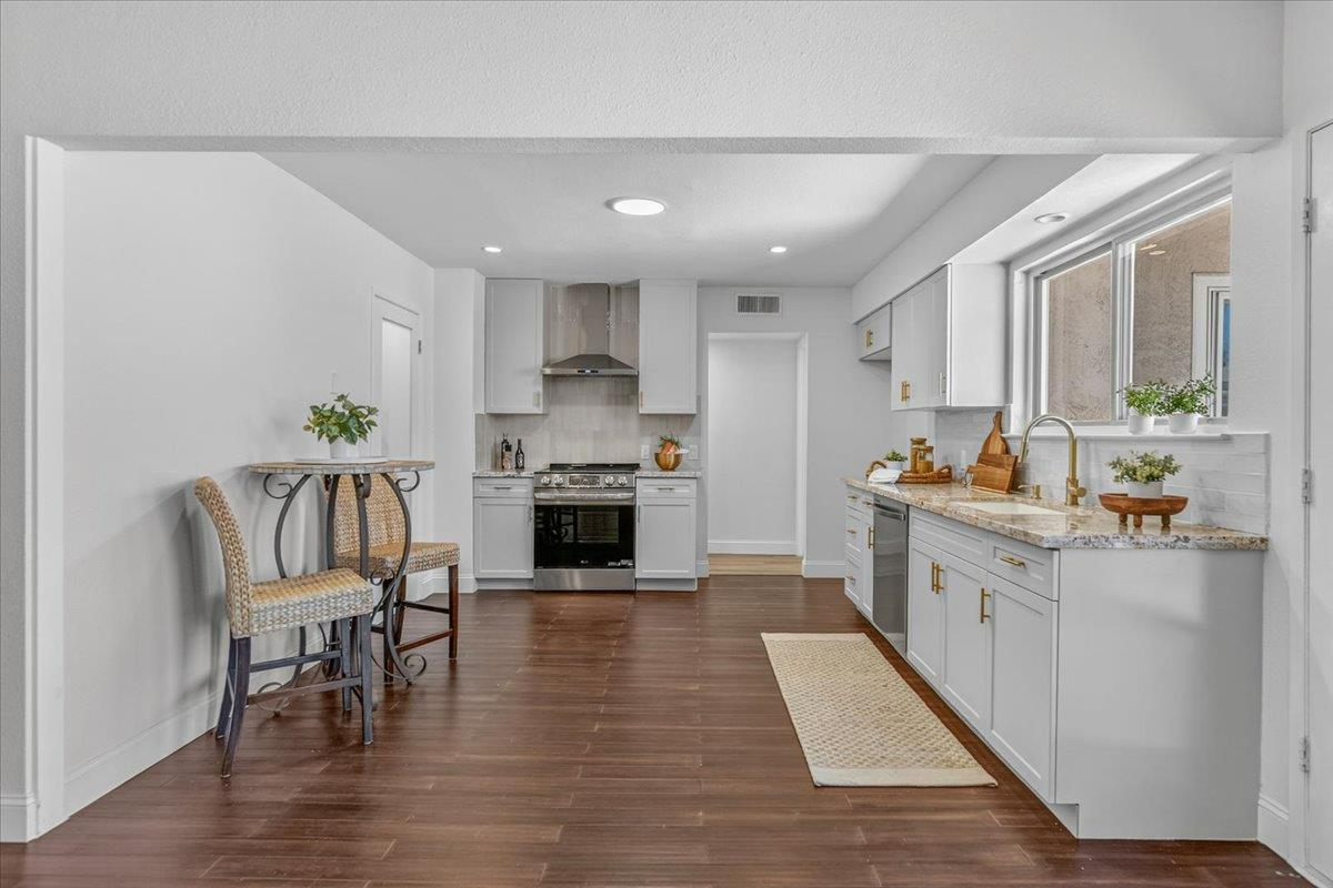 1866 W Santa Ana Ave #101, Fresno, CA 93705