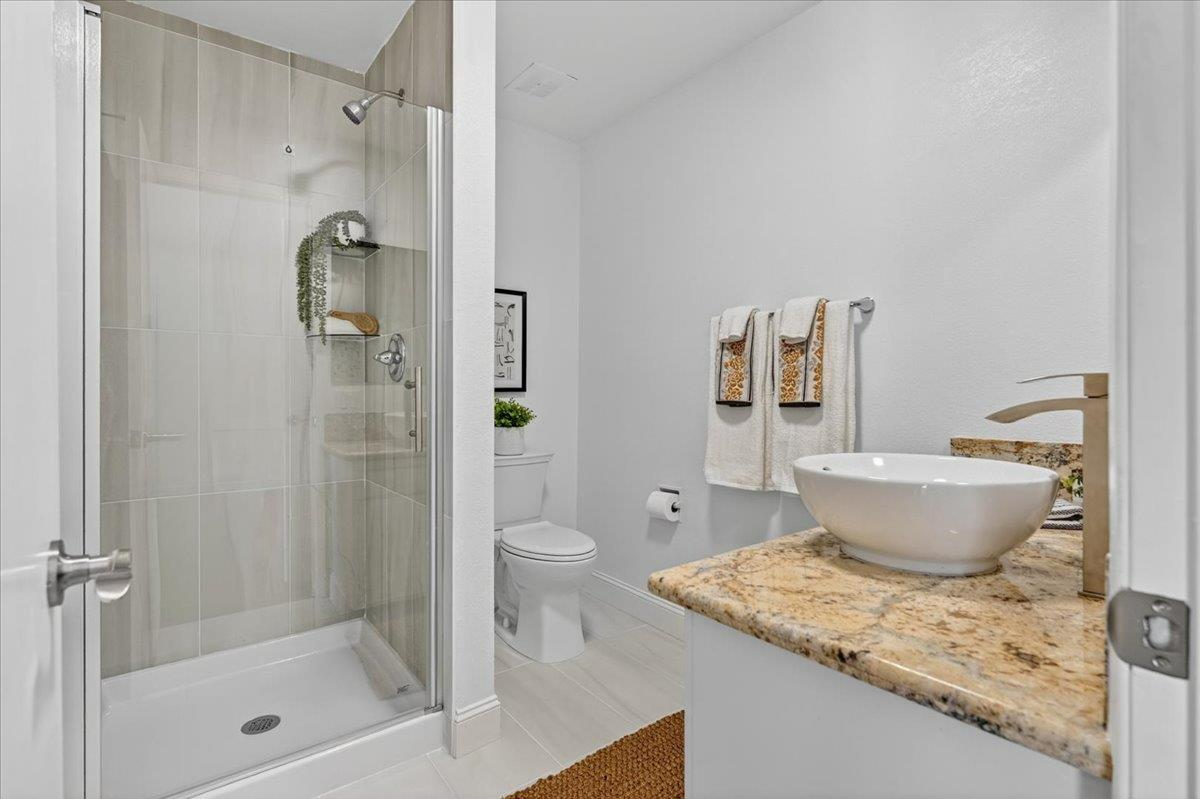 1866 W Santa Ana Ave #101, Fresno, CA 93705