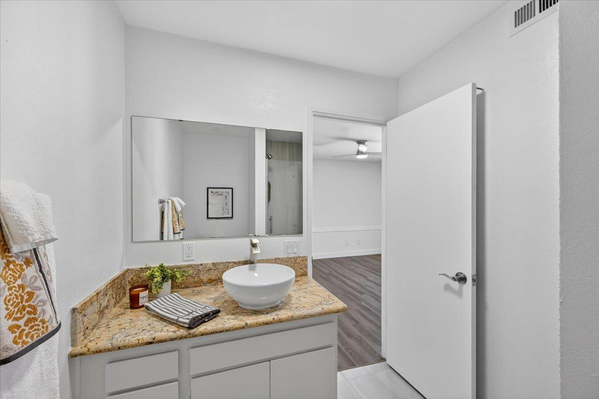 1866 W Santa Ana Ave #101, Fresno, CA 93705
