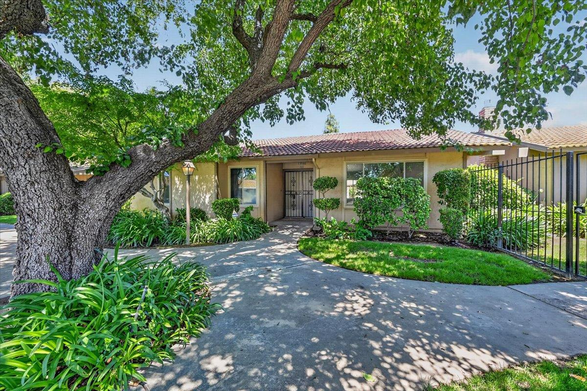 1866 W Santa Ana Ave #101, Fresno, CA 93705