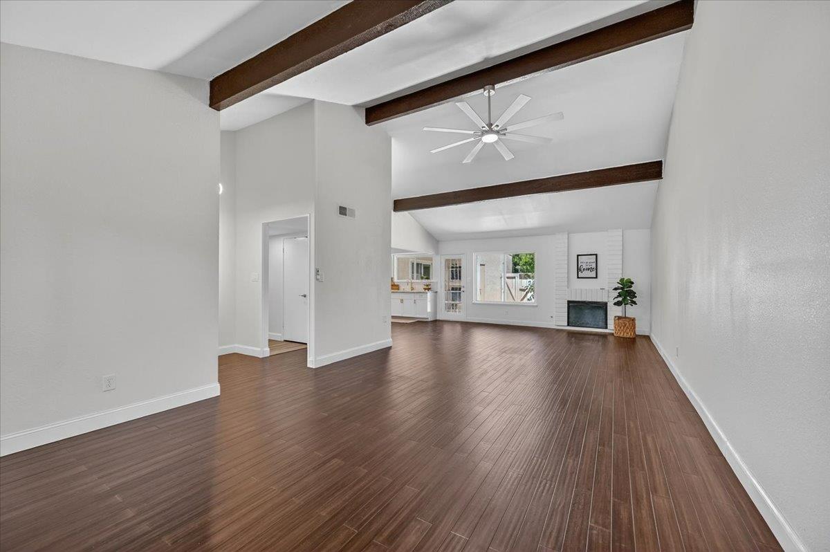 1866 W Santa Ana Ave #101, Fresno, CA 93705