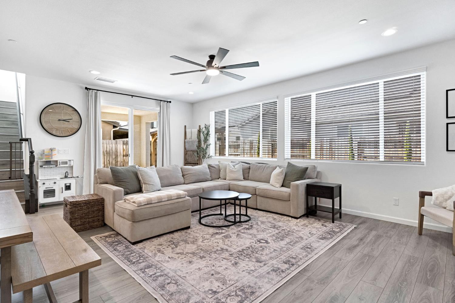 4155 Dennis Ave, Clovis, CA 93619