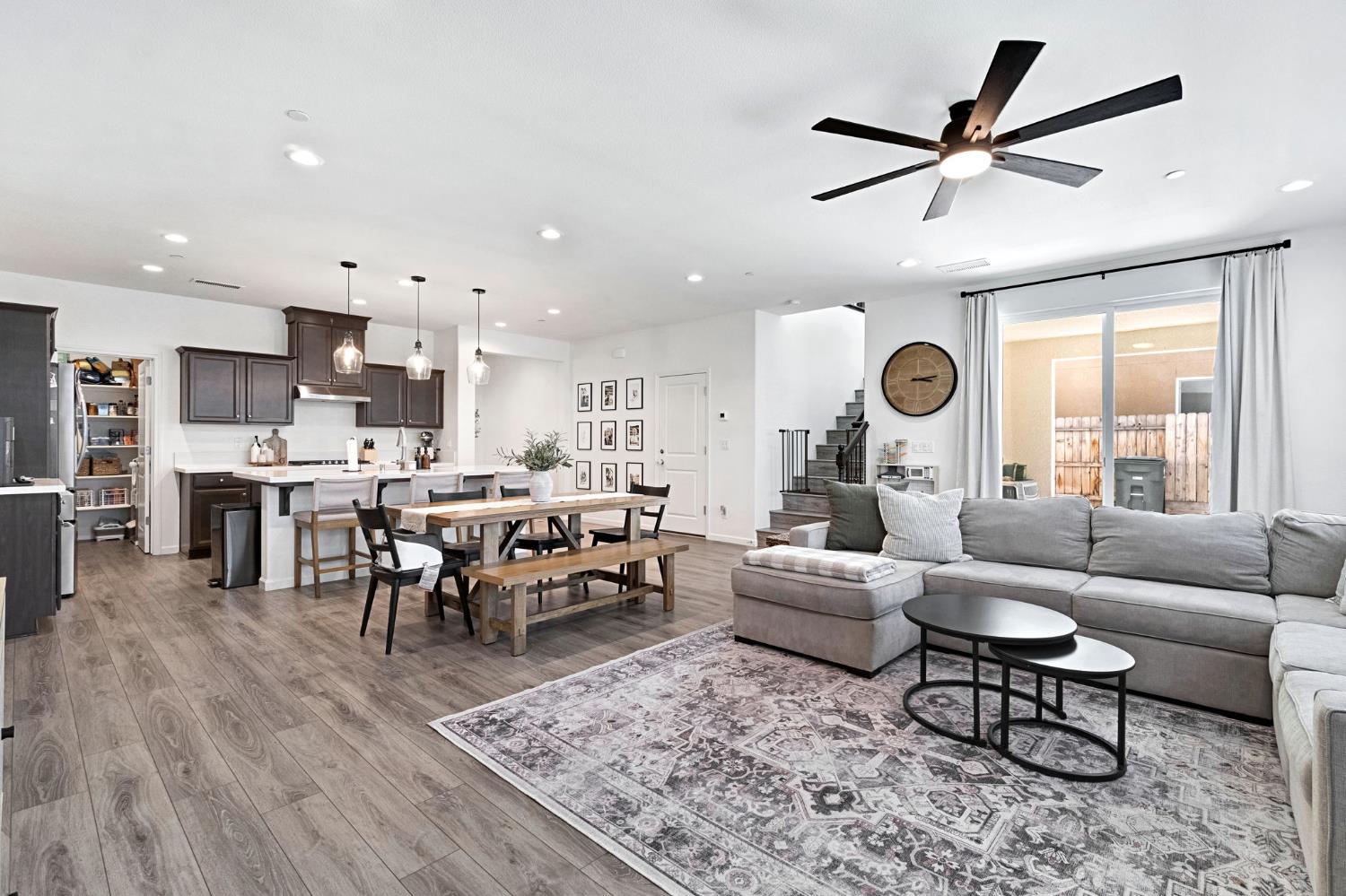 4155 Dennis Ave, Clovis, CA 93619