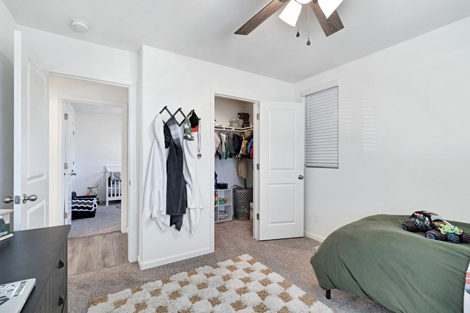 4155 Dennis Ave, Clovis, CA 93619