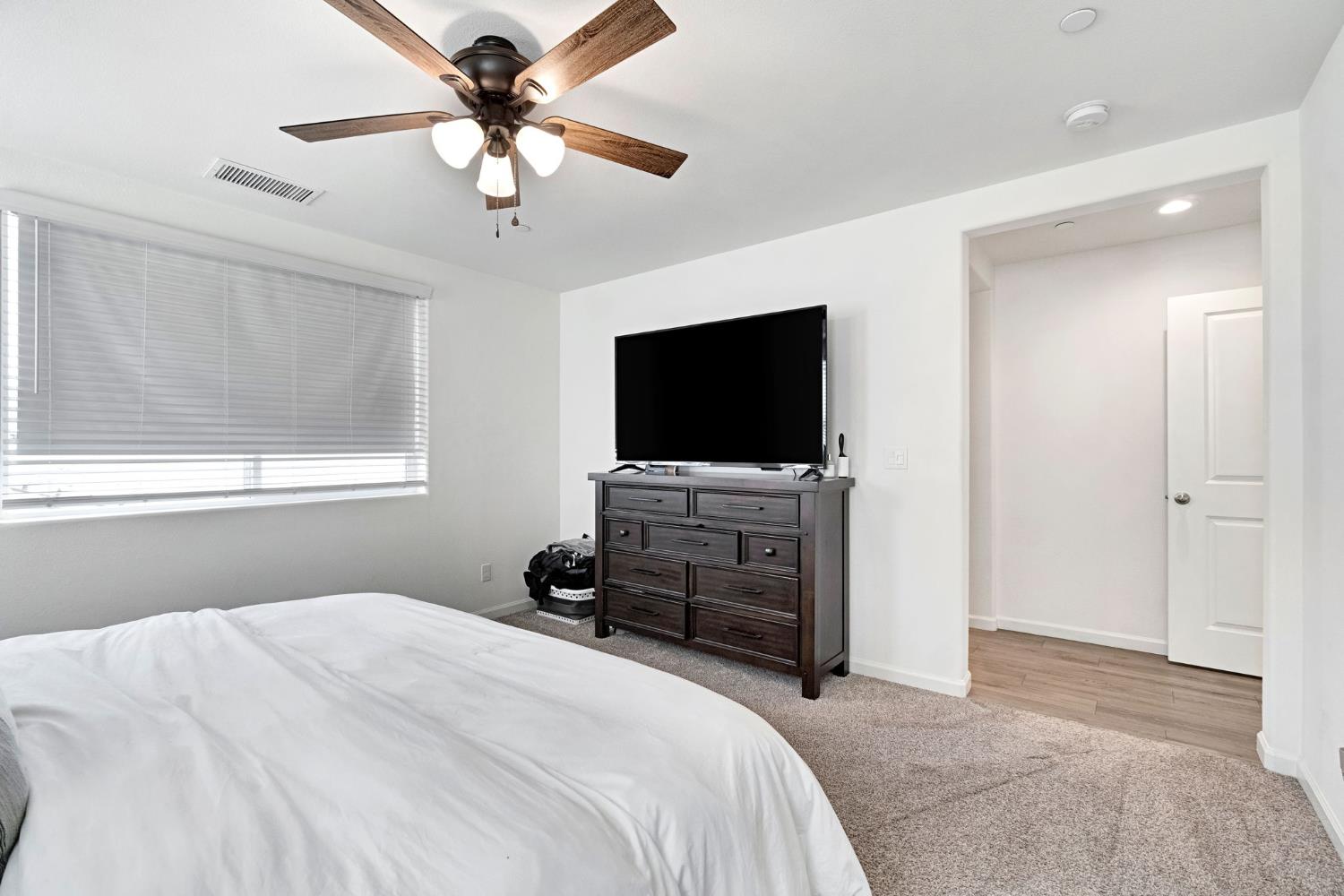 4155 Dennis Ave, Clovis, CA 93619