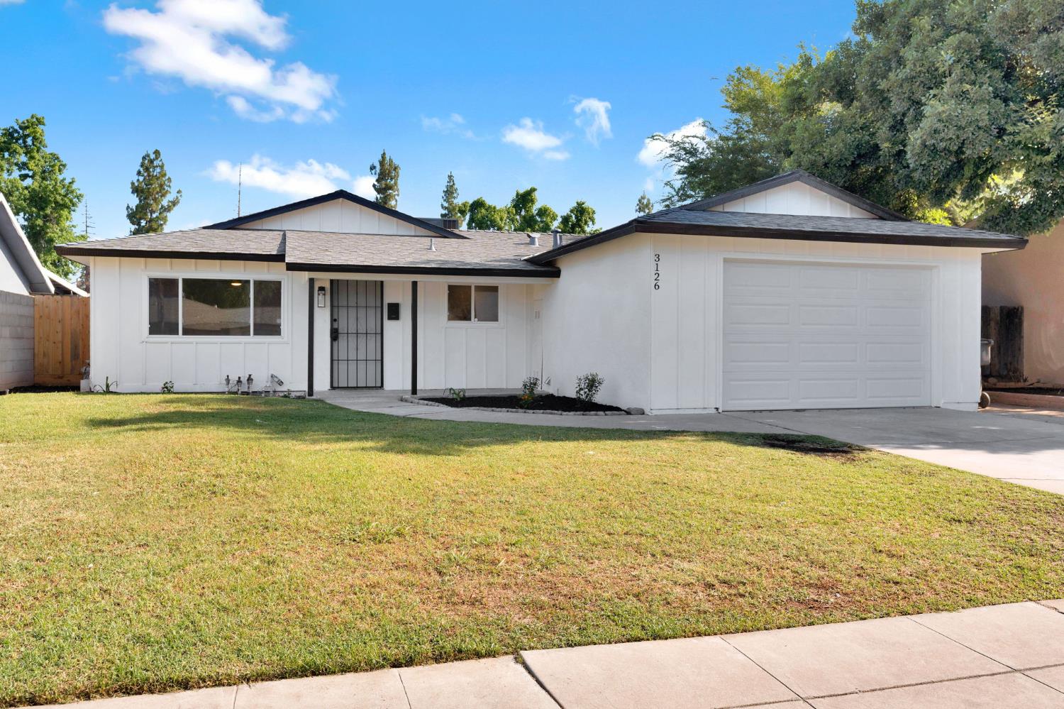 3126 W Alamos Ave, Fresno, CA 93722