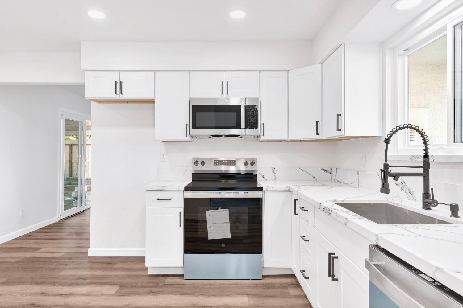 3126 W Alamos Ave, Fresno, CA 93722