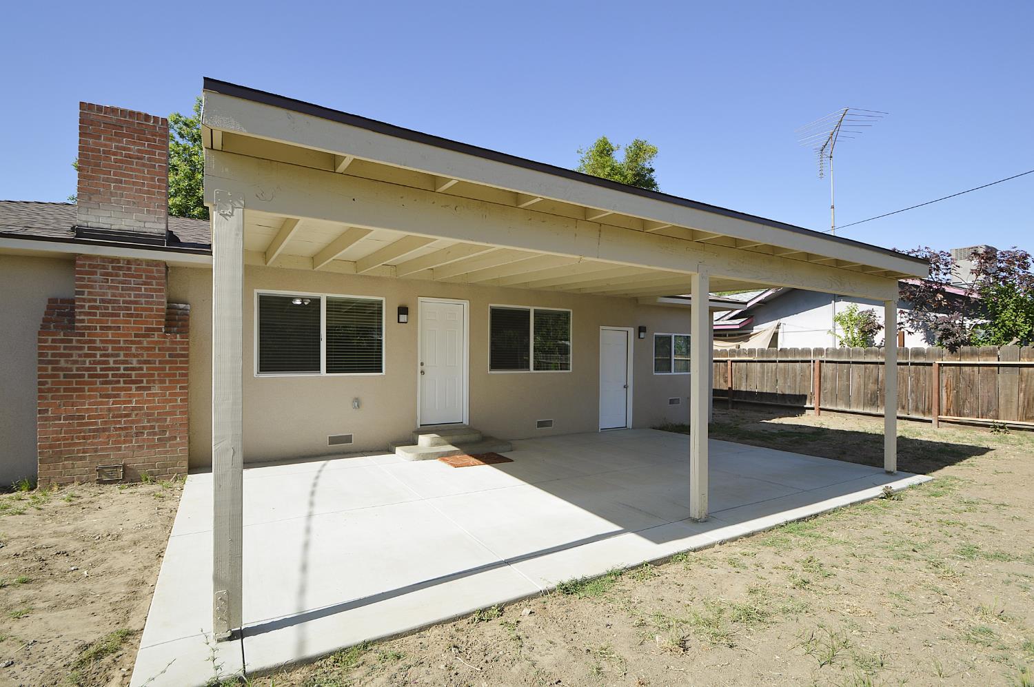 3422 E Michigan Ave, Fresno, CA 93703