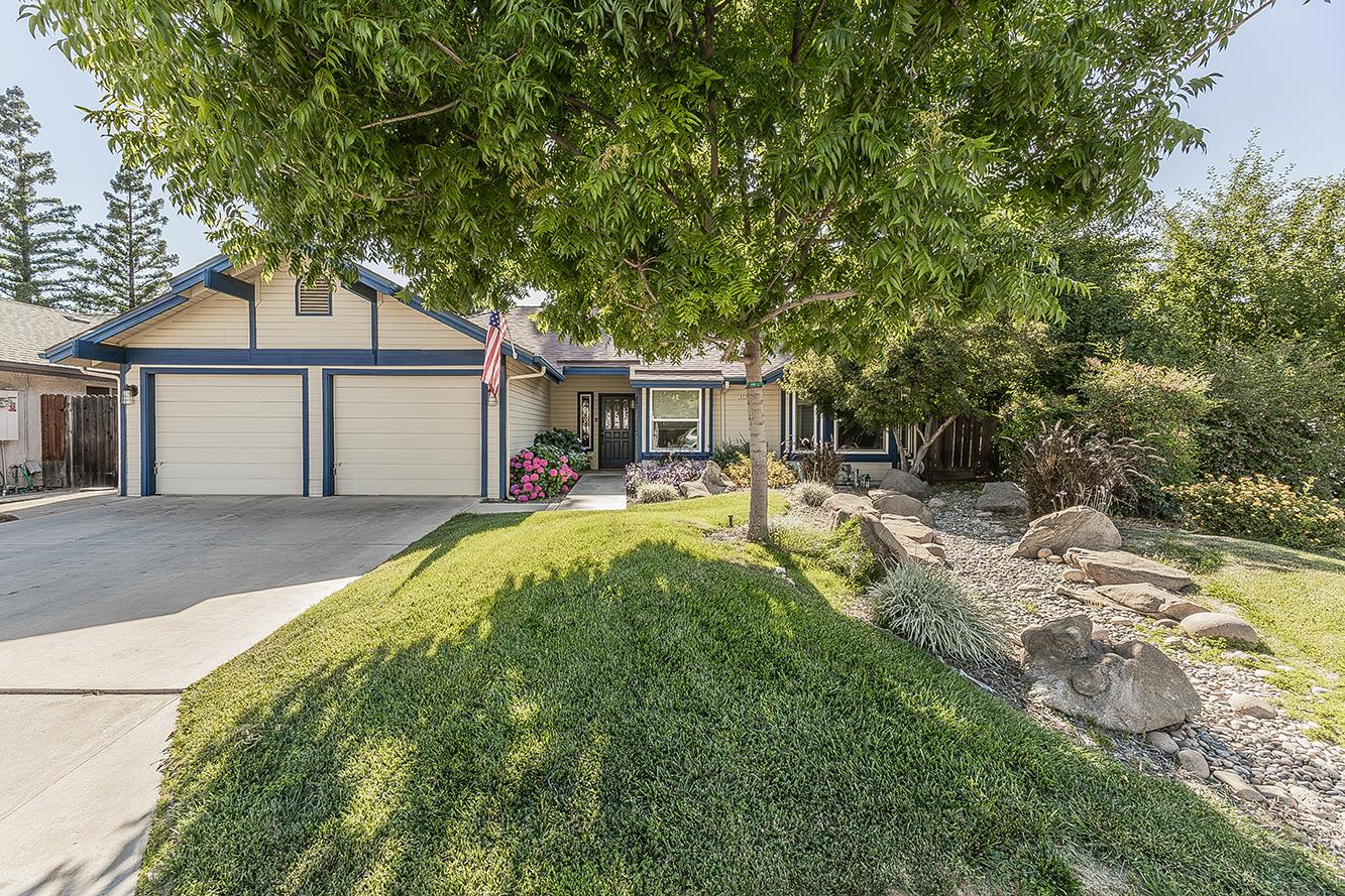 8531 N Rowell Ave, Fresno, CA 93720