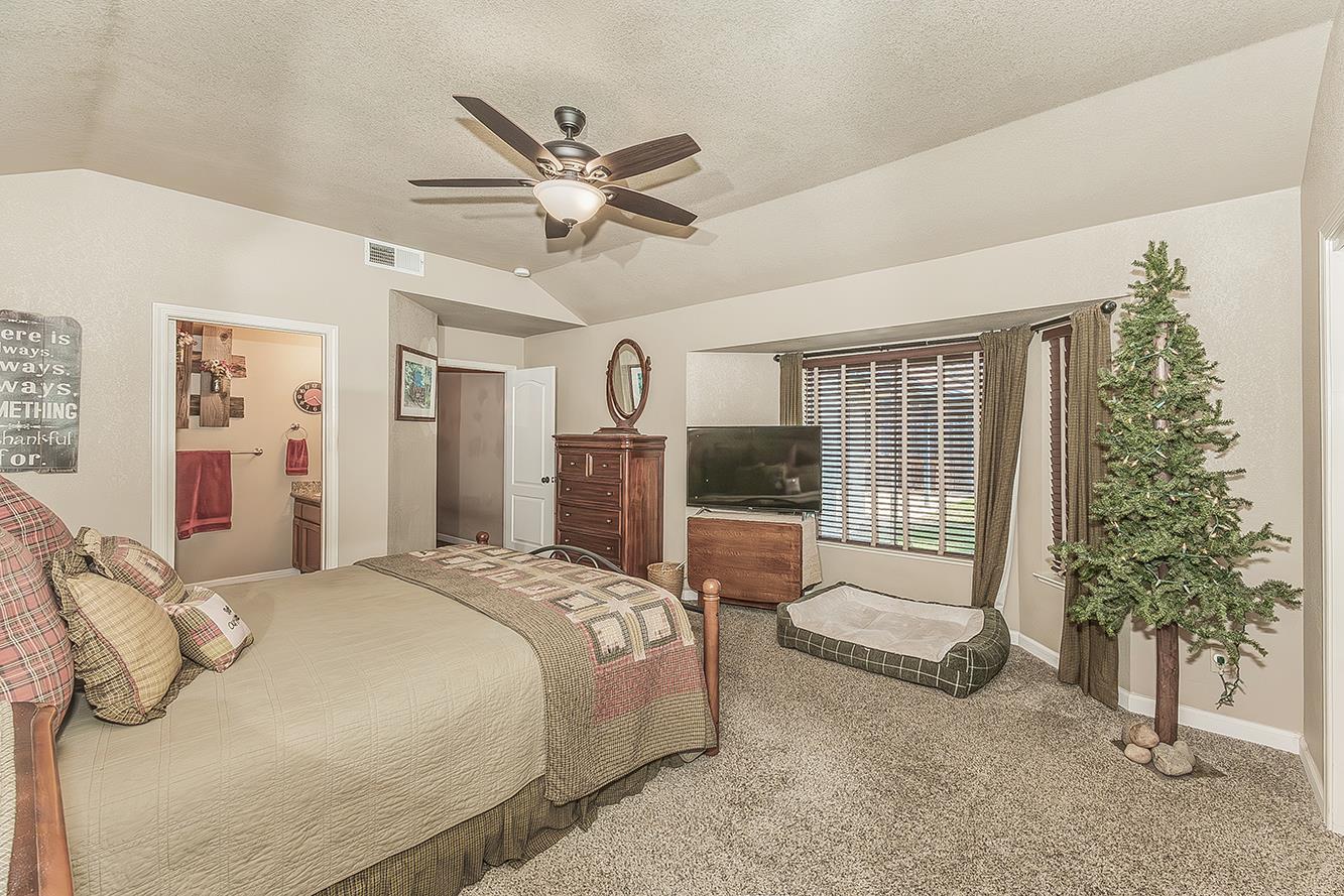 8531 N Rowell Ave, Fresno, CA 93720