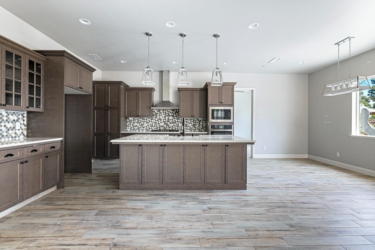 6215 E Flint Way, Fresno, CA 93727