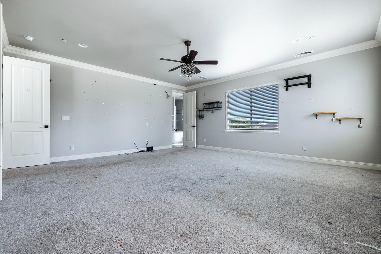 6215 E Flint Way, Fresno, CA 93727