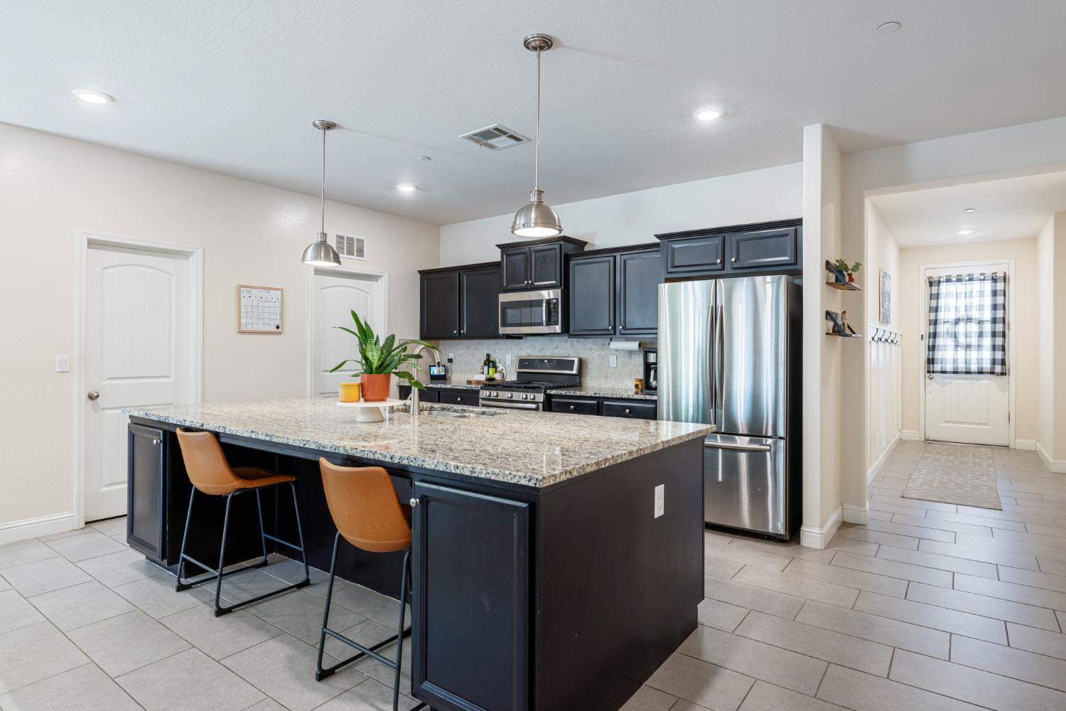 4112 Alamos Ave, Clovis, CA 93619