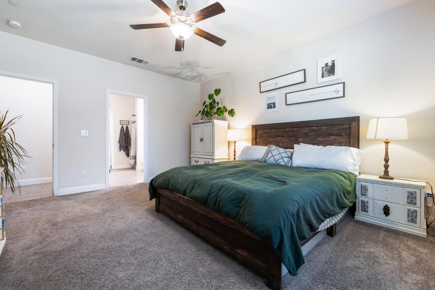 4112 Alamos Ave, Clovis, CA 93619