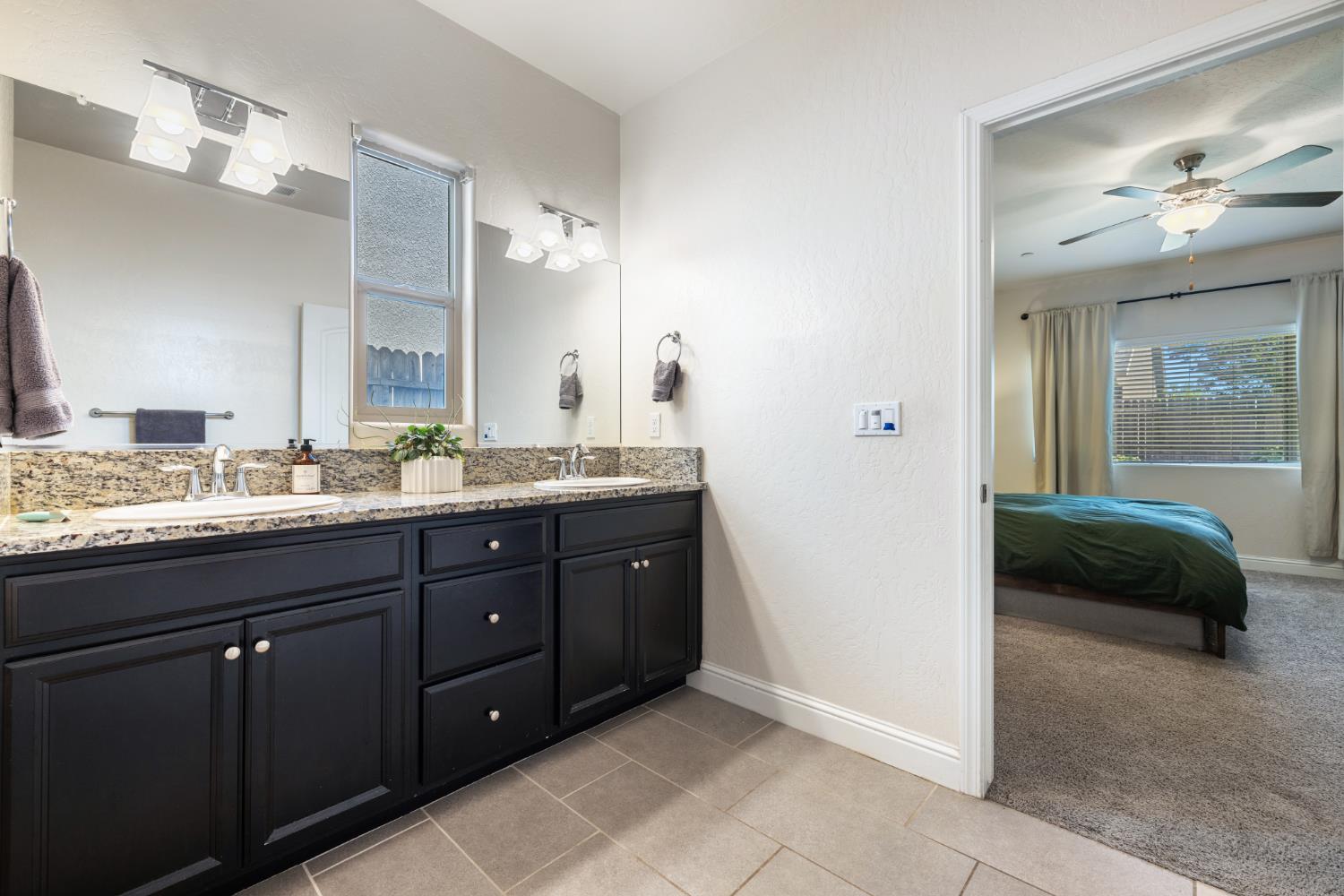 4112 Alamos Ave, Clovis, CA 93619