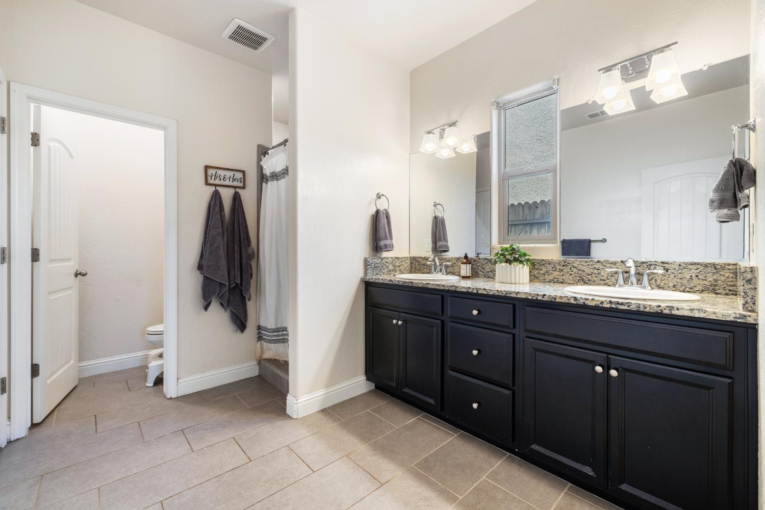 4112 Alamos Ave, Clovis, CA 93619