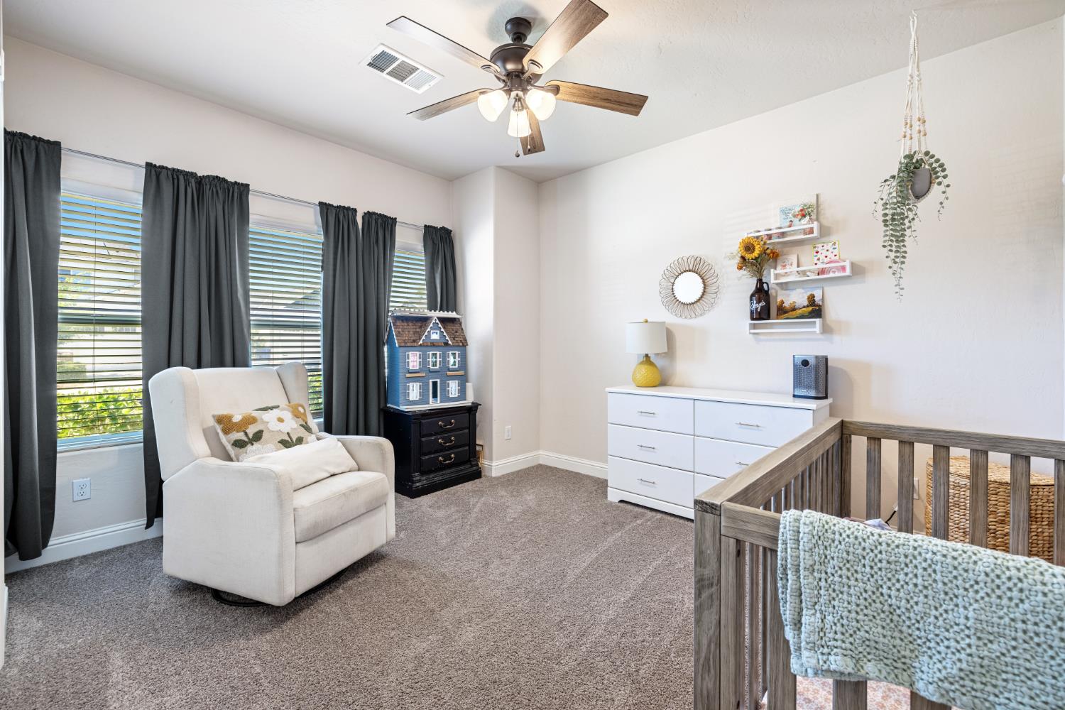 4112 Alamos Ave, Clovis, CA 93619