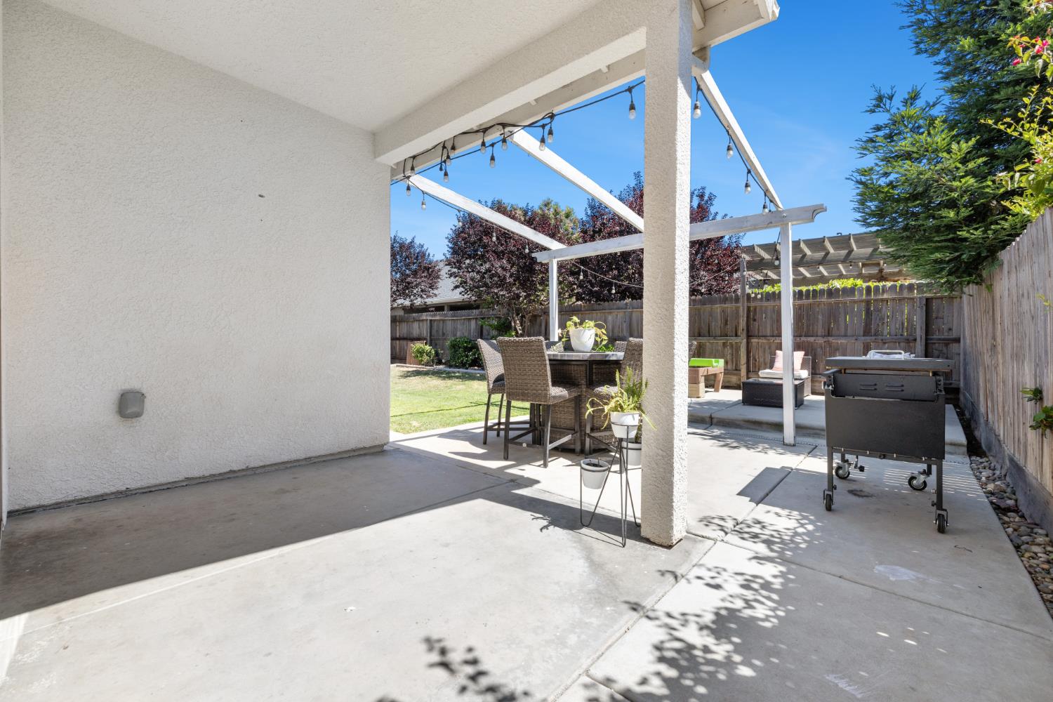 4112 Alamos Ave, Clovis, CA 93619