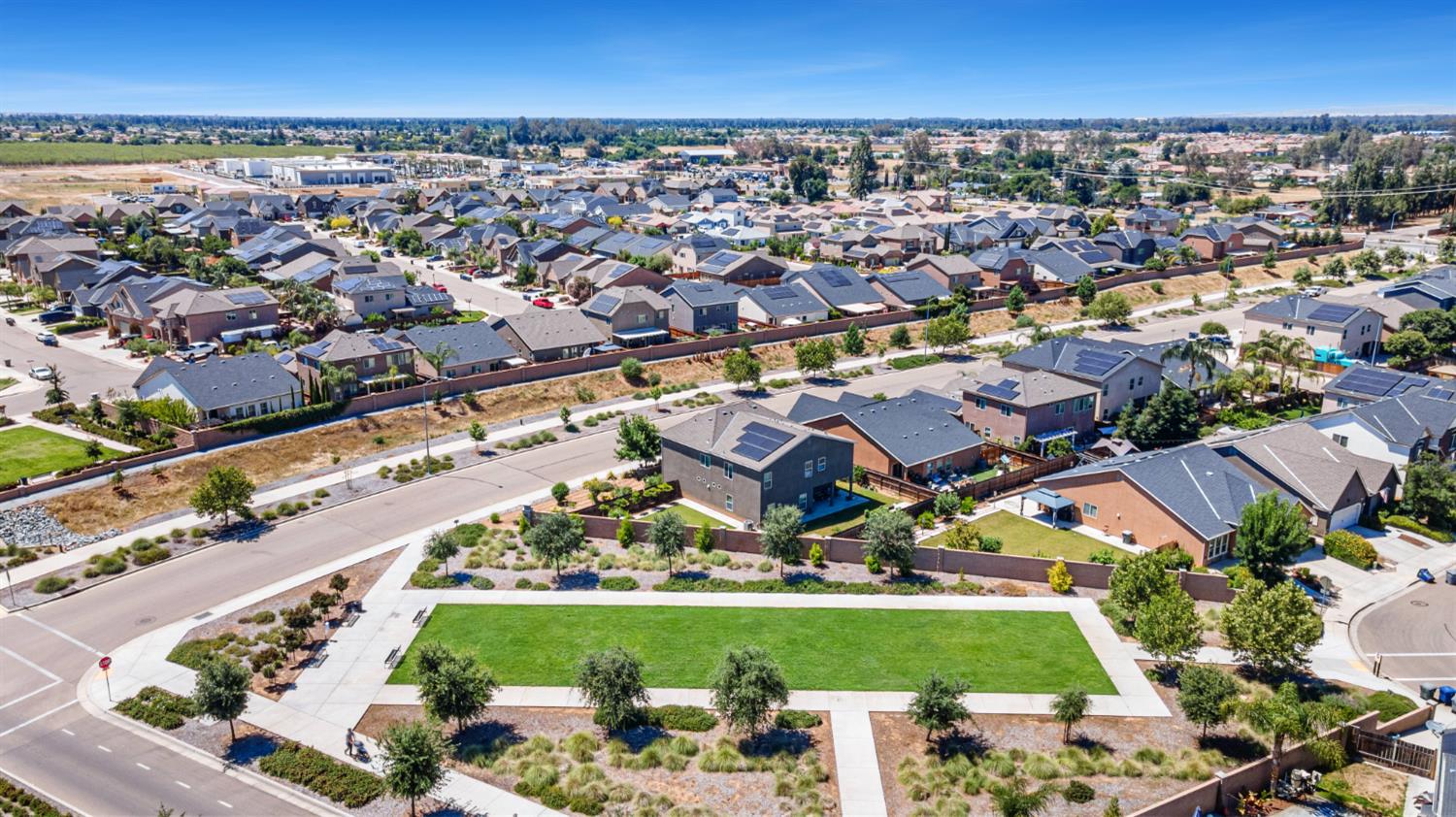 4112 Alamos Ave, Clovis, CA 93619