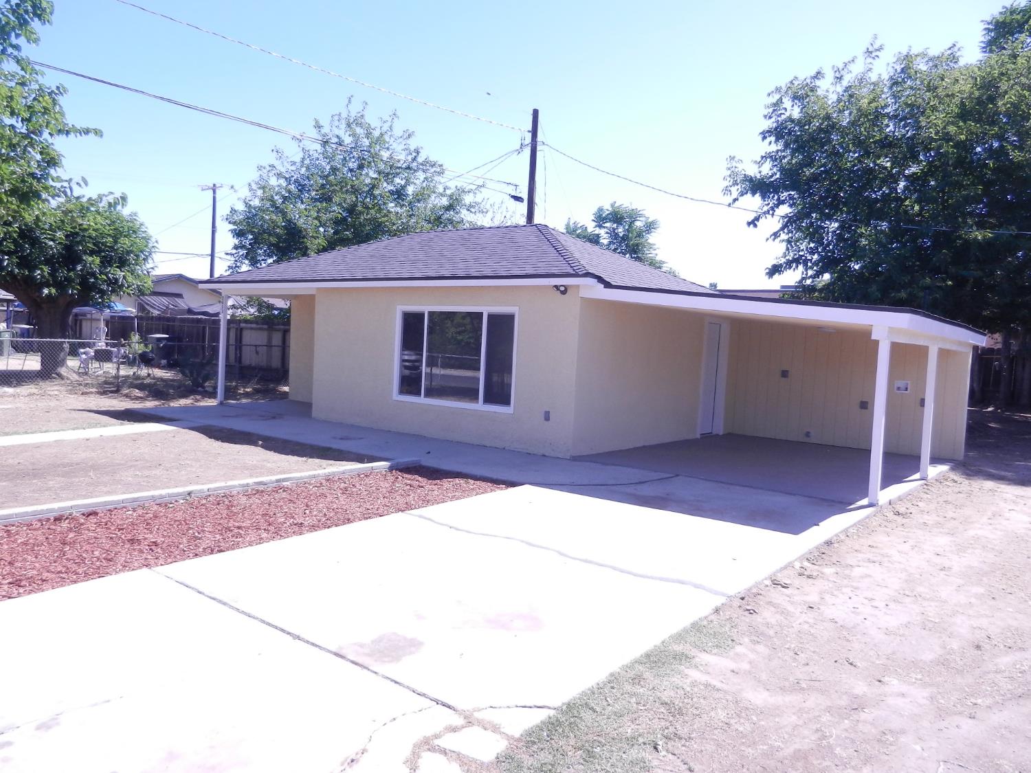 2413 S Sierra Vista Ave, Fresno, CA 93725