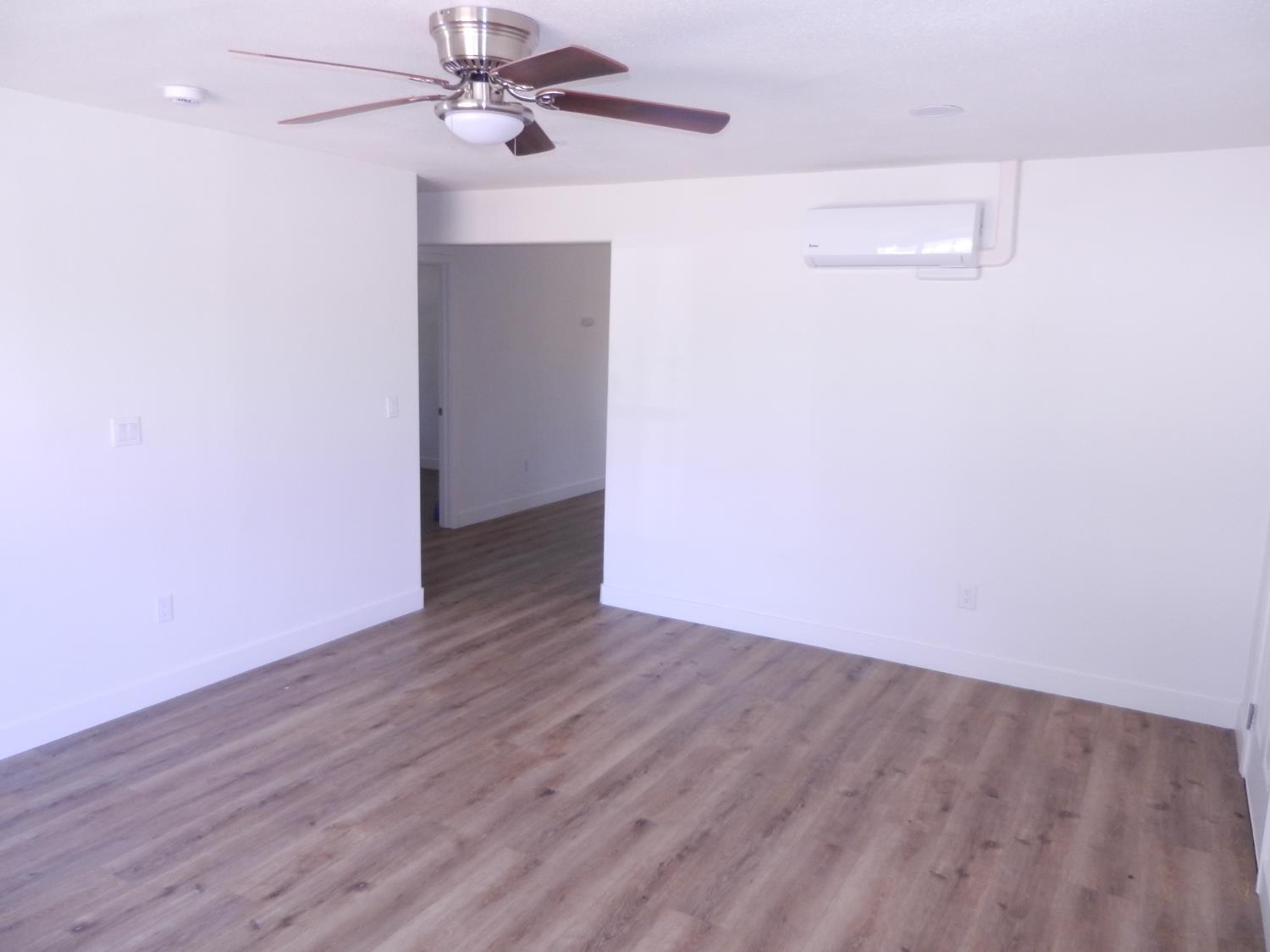 2413 S Sierra Vista Ave, Fresno, CA 93725