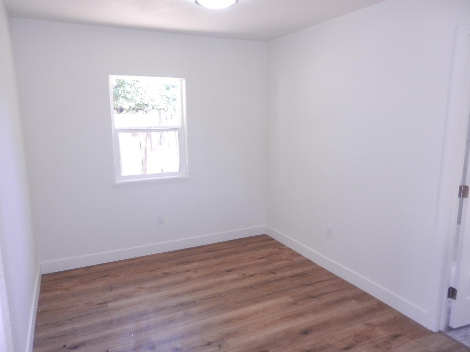2413 S Sierra Vista Ave, Fresno, CA 93725