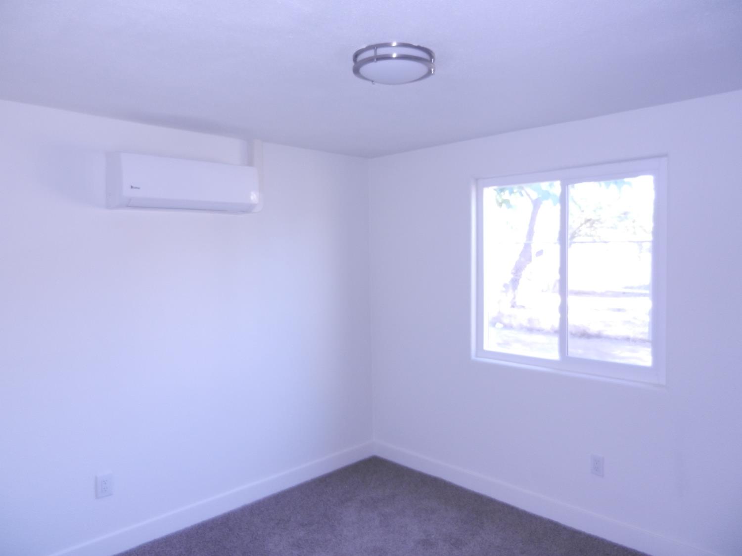 2413 S Sierra Vista Ave, Fresno, CA 93725