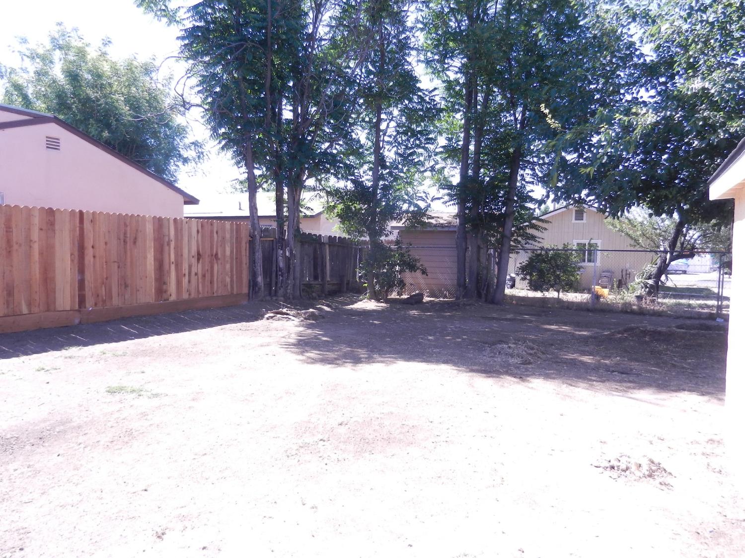 2413 S Sierra Vista Ave, Fresno, CA 93725