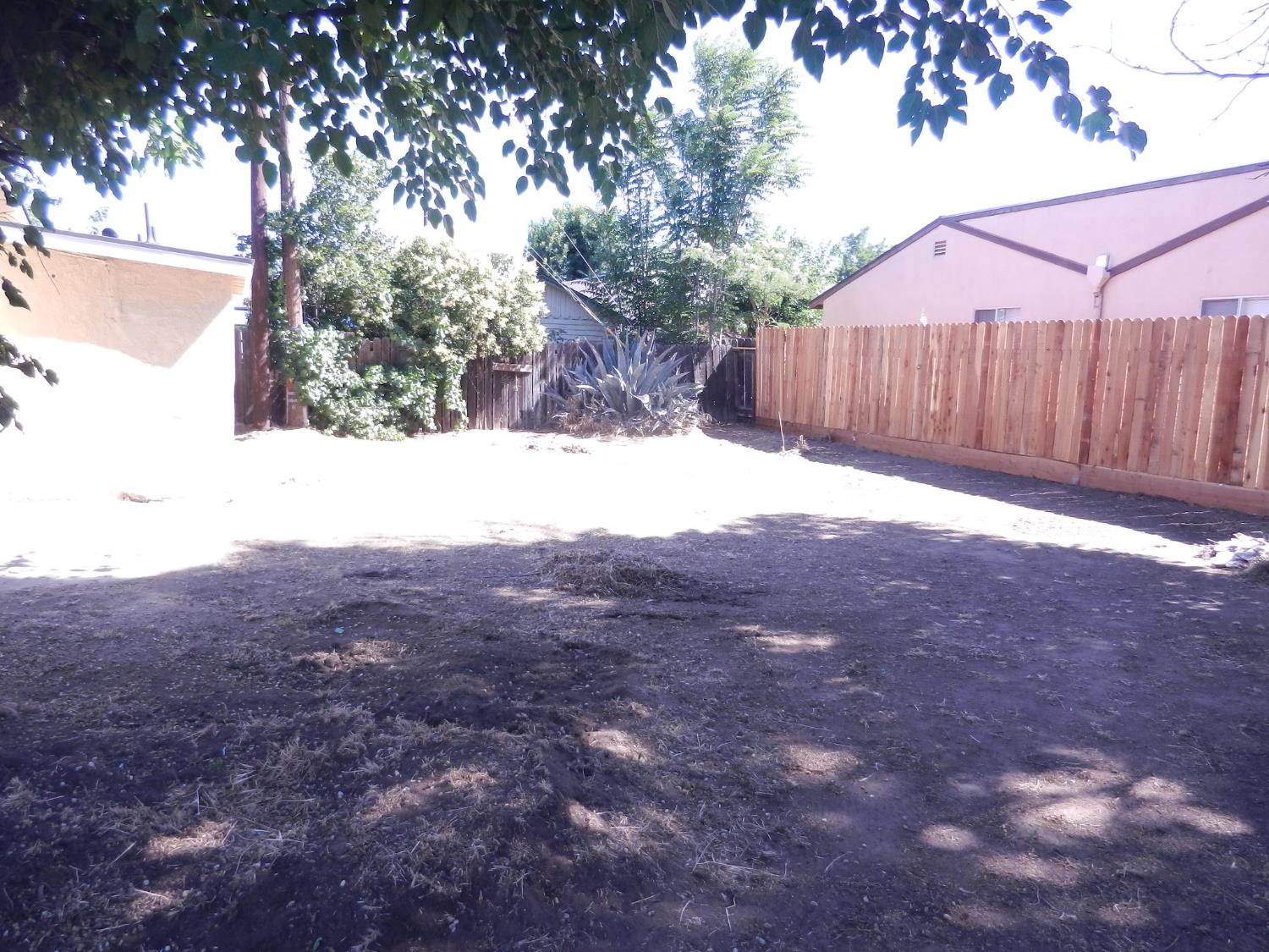 2413 S Sierra Vista Ave, Fresno, CA 93725