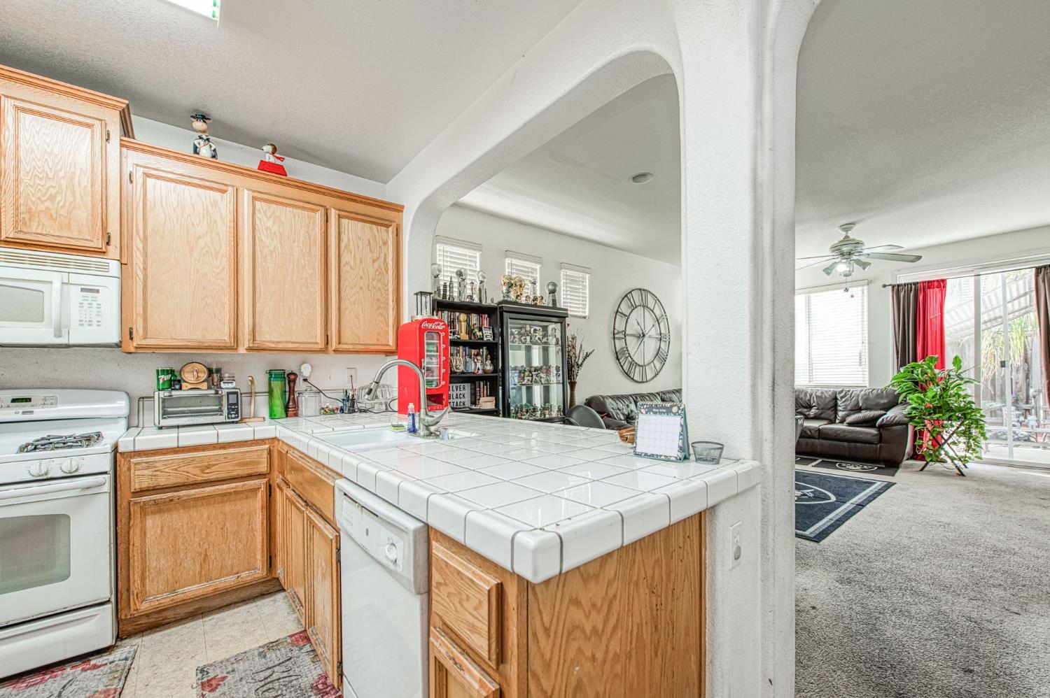4605 W Javier Way, Fresno, CA 93722