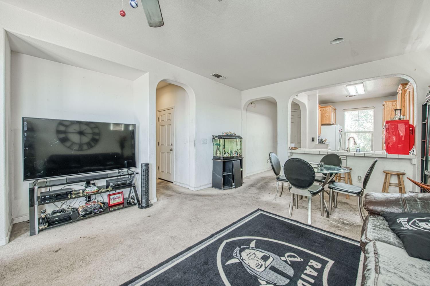 4605 W Javier Way, Fresno, CA 93722