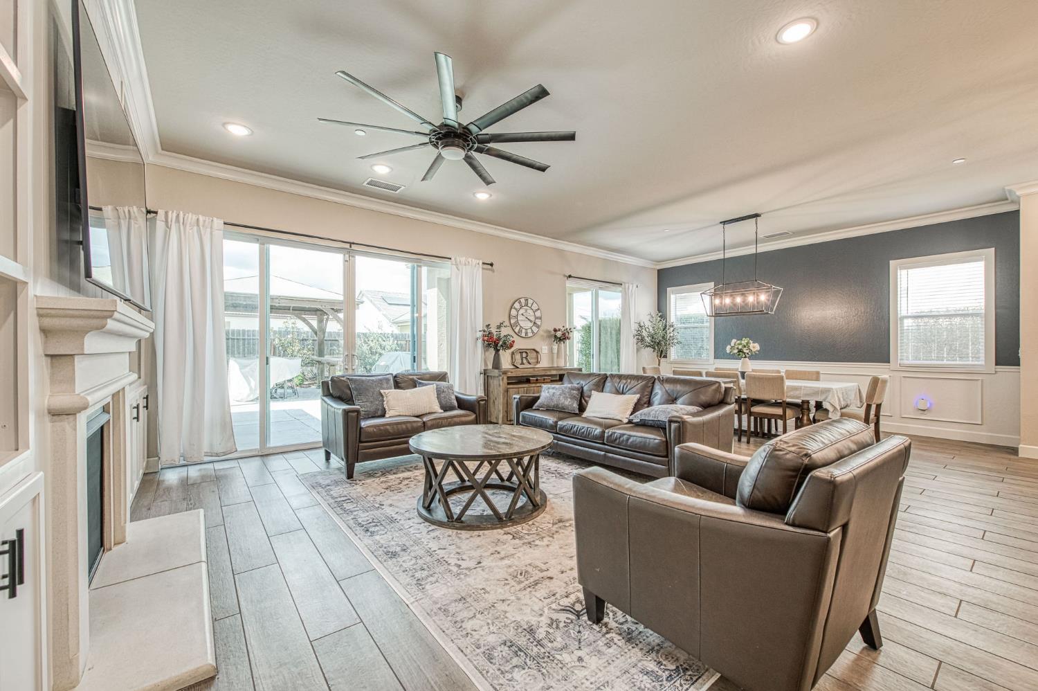 585 Bloom Ln, Clovis, CA 93619