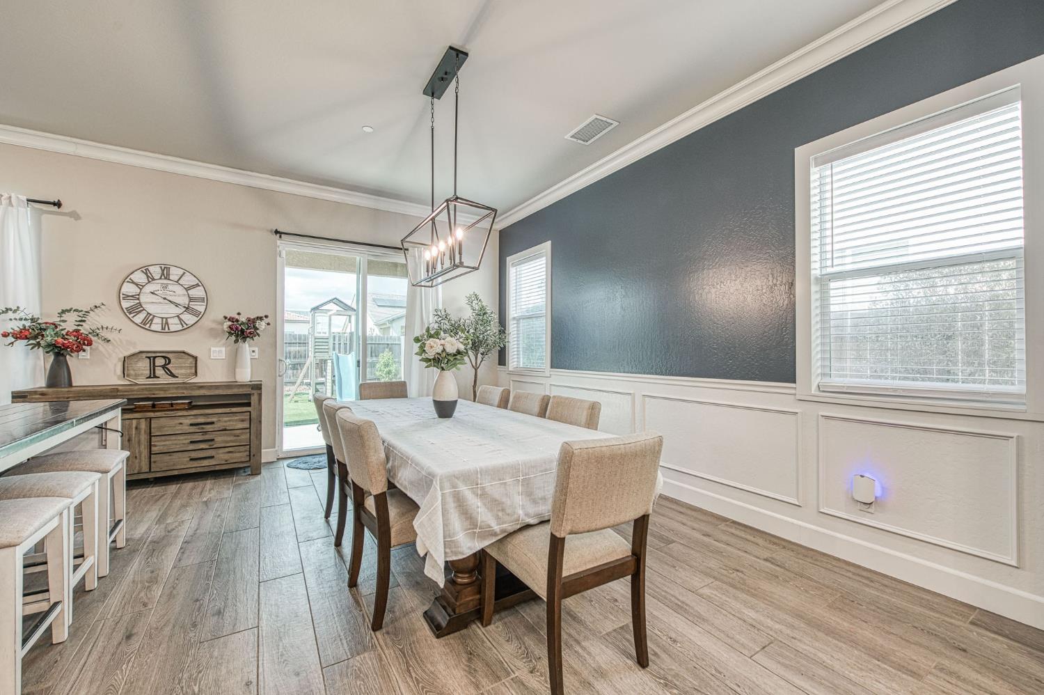 585 Bloom Ln, Clovis, CA 93619