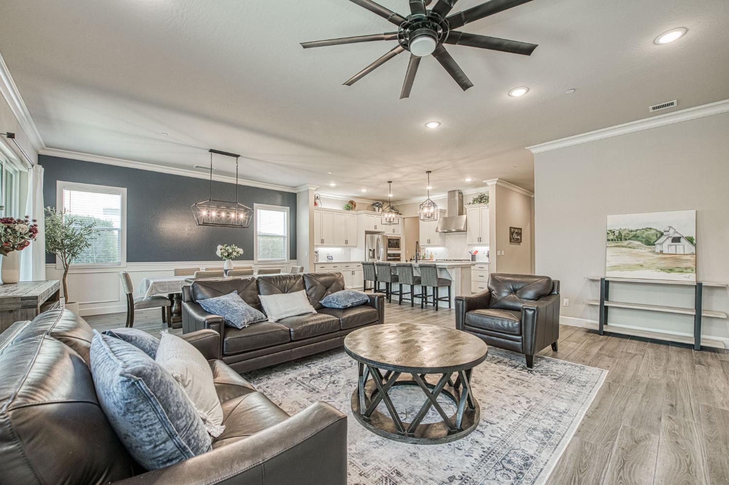 585 Bloom Ln, Clovis, CA 93619