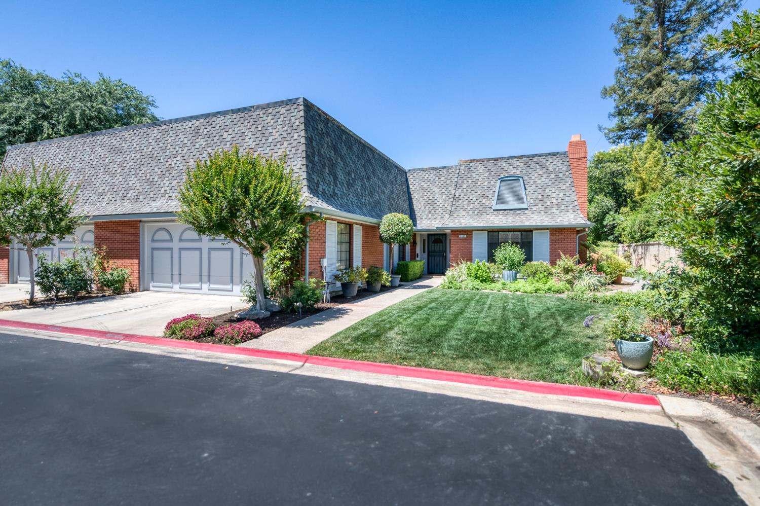 2802 W Downing Ct, Fresno, CA 93711