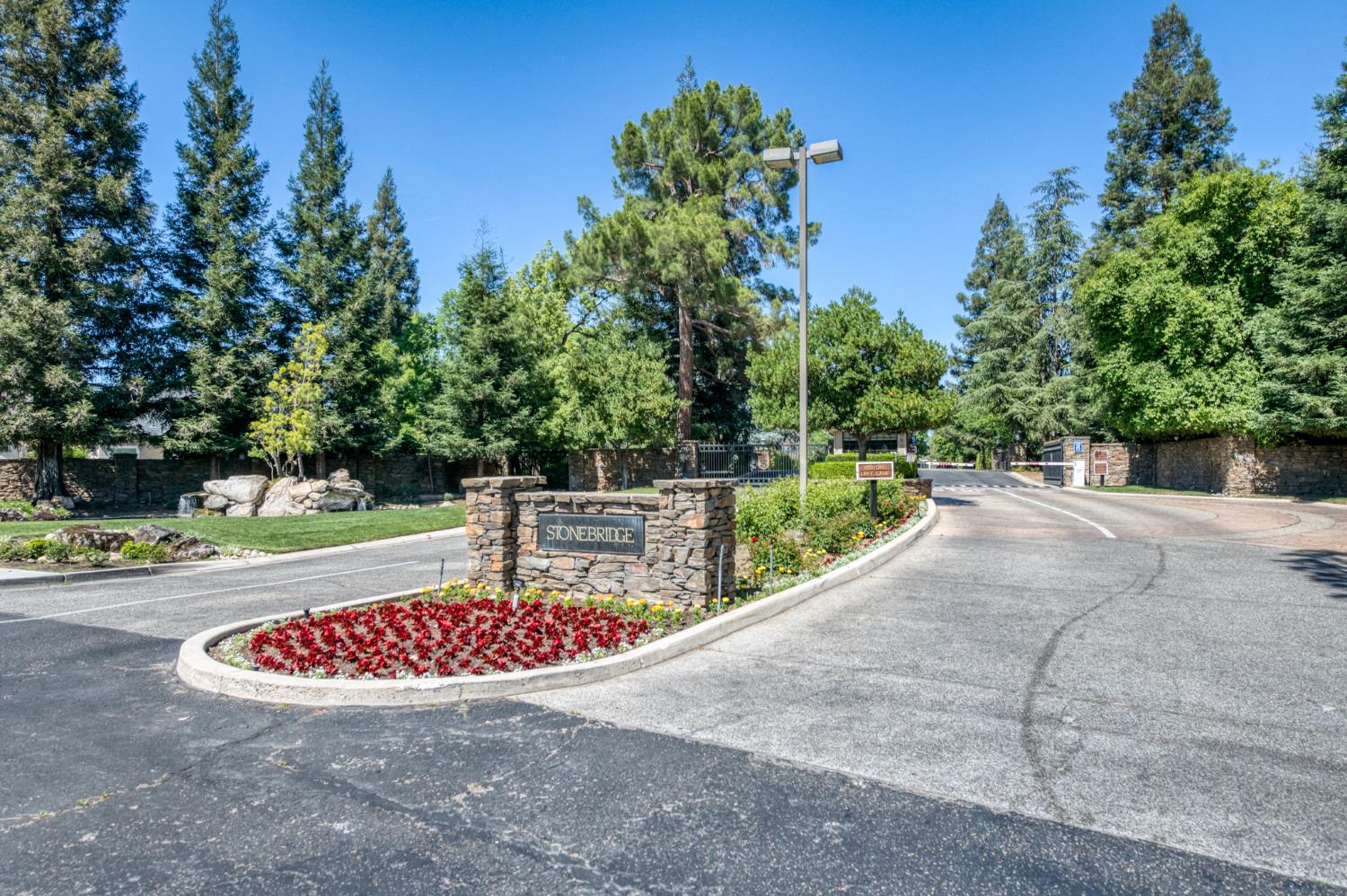 2802 W Downing Ct, Fresno, CA 93711