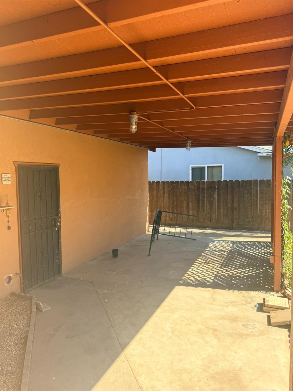 1604 S Sierra Vista Ave, Fresno, CA 93702