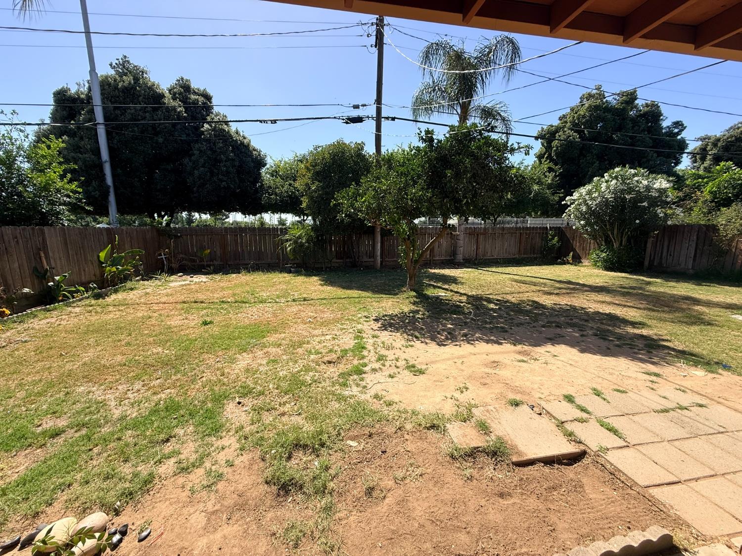 1604 S Sierra Vista Ave, Fresno, CA 93702