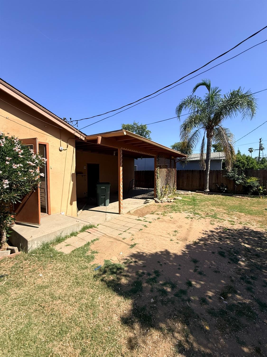 1604 S Sierra Vista Ave, Fresno, CA 93702