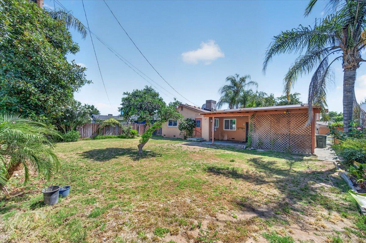 1604 S Sierra Vista Ave, Fresno, CA 93702