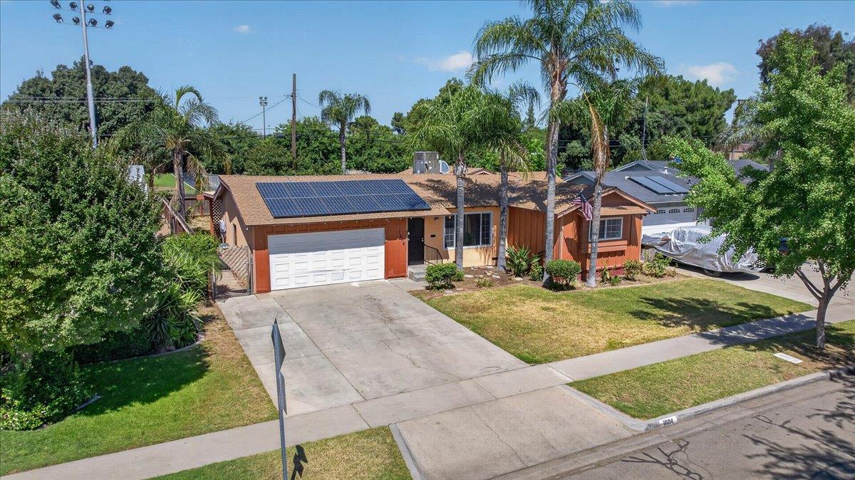 1604 S Sierra Vista Ave, Fresno, CA 93702