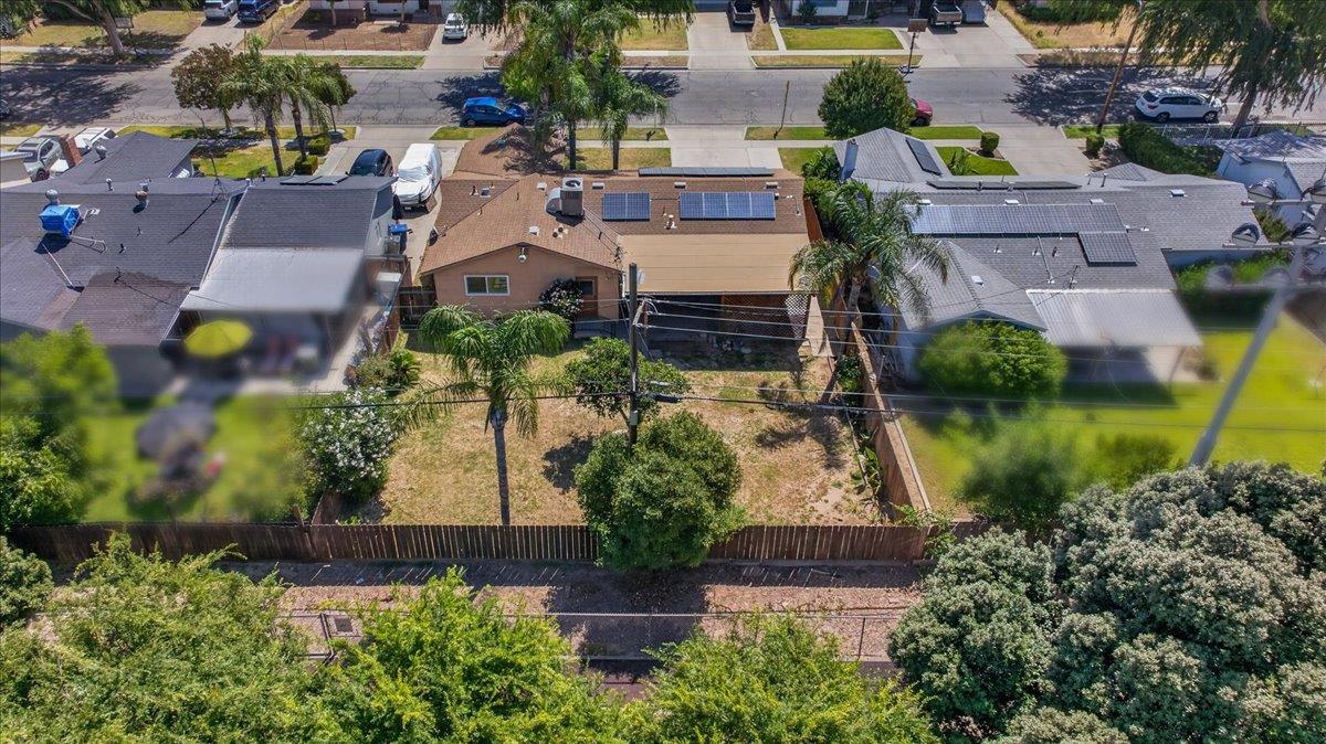1604 S Sierra Vista Ave, Fresno, CA 93702