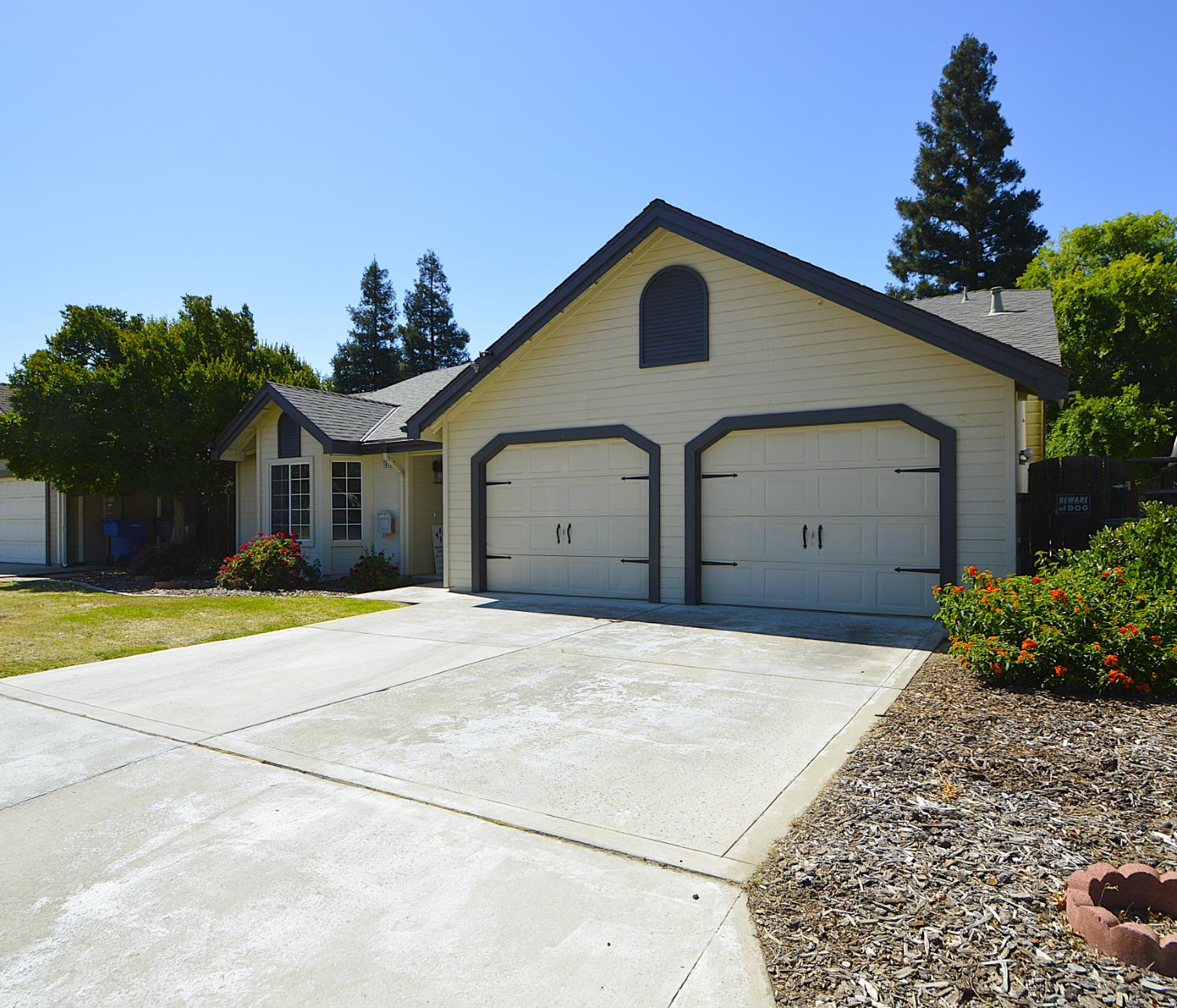 1879 E El Paso Ave, Fresno, CA 93720