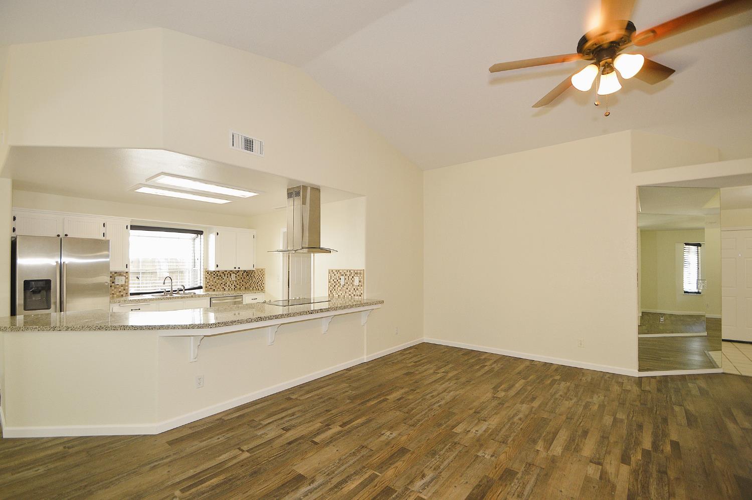 1879 E El Paso Ave, Fresno, CA 93720