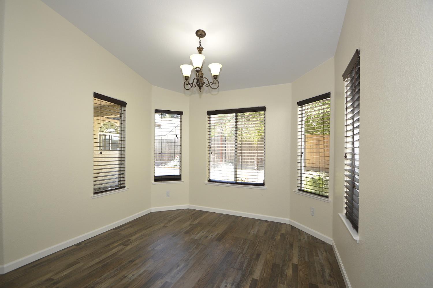1879 E El Paso Ave, Fresno, CA 93720