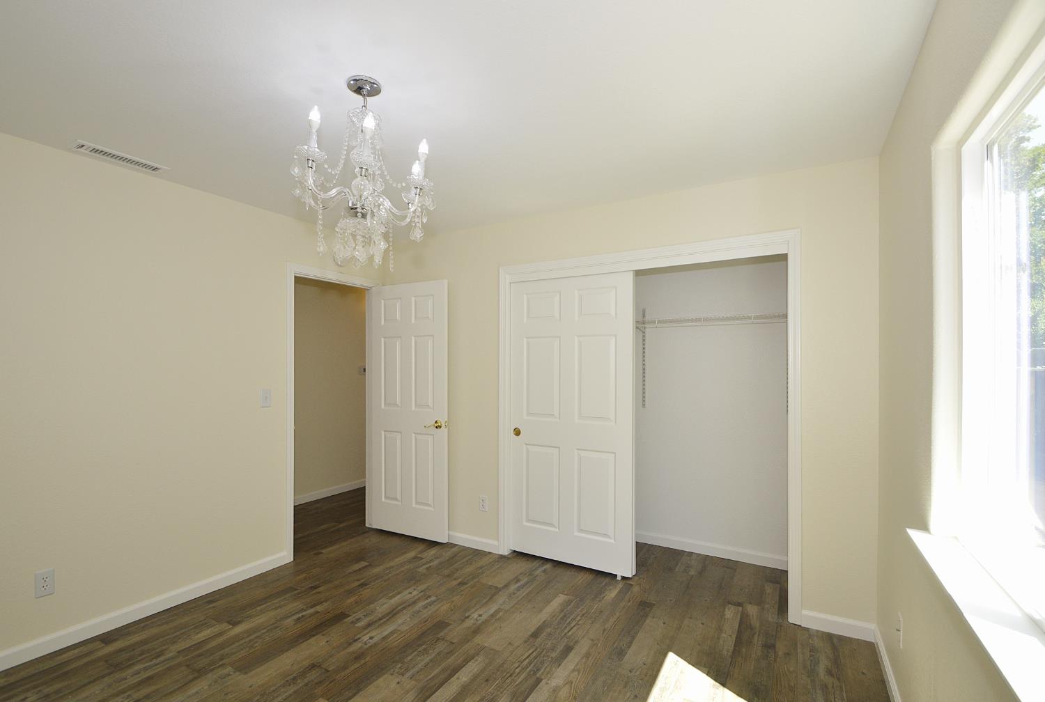 1879 E El Paso Ave, Fresno, CA 93720