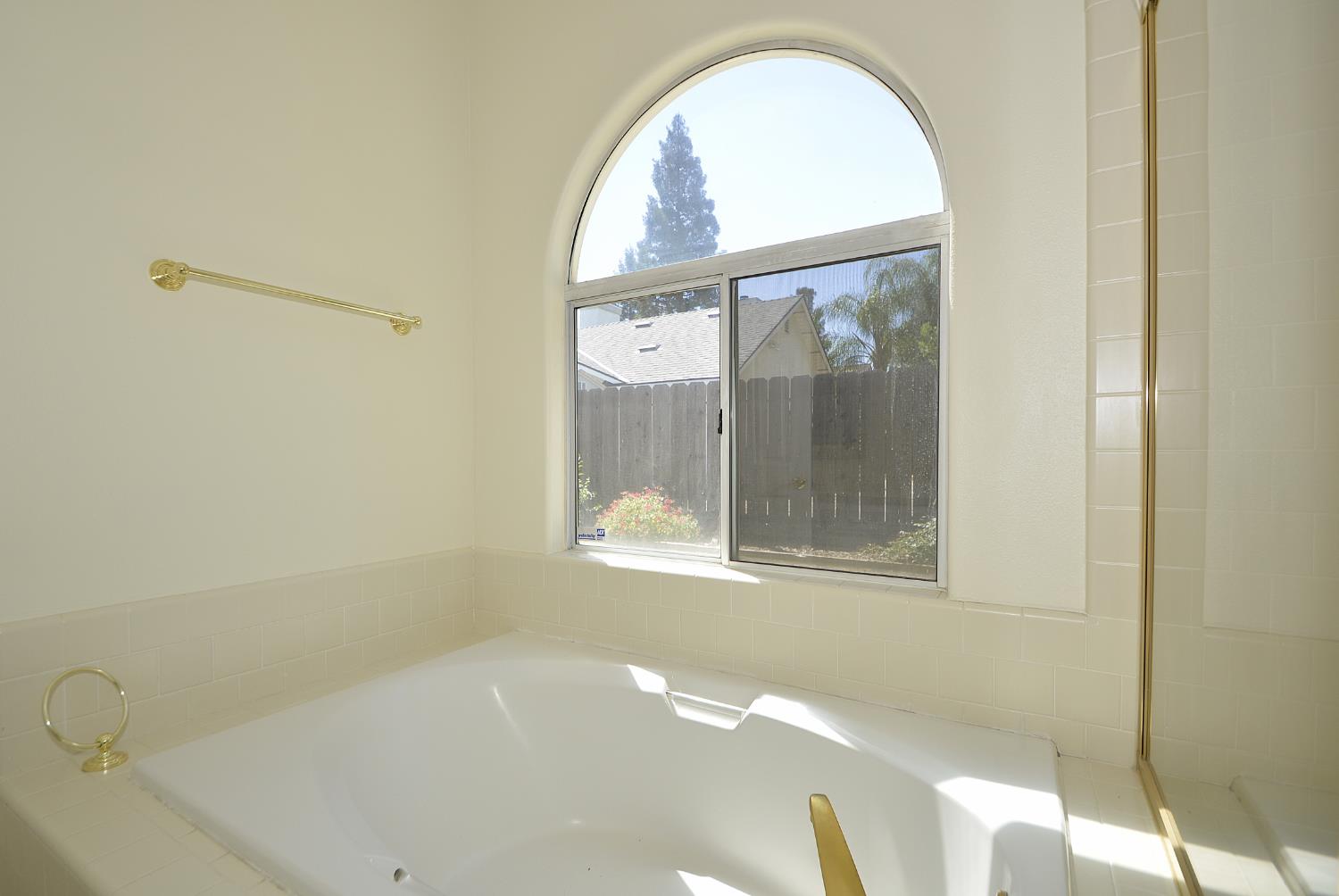 1879 E El Paso Ave, Fresno, CA 93720