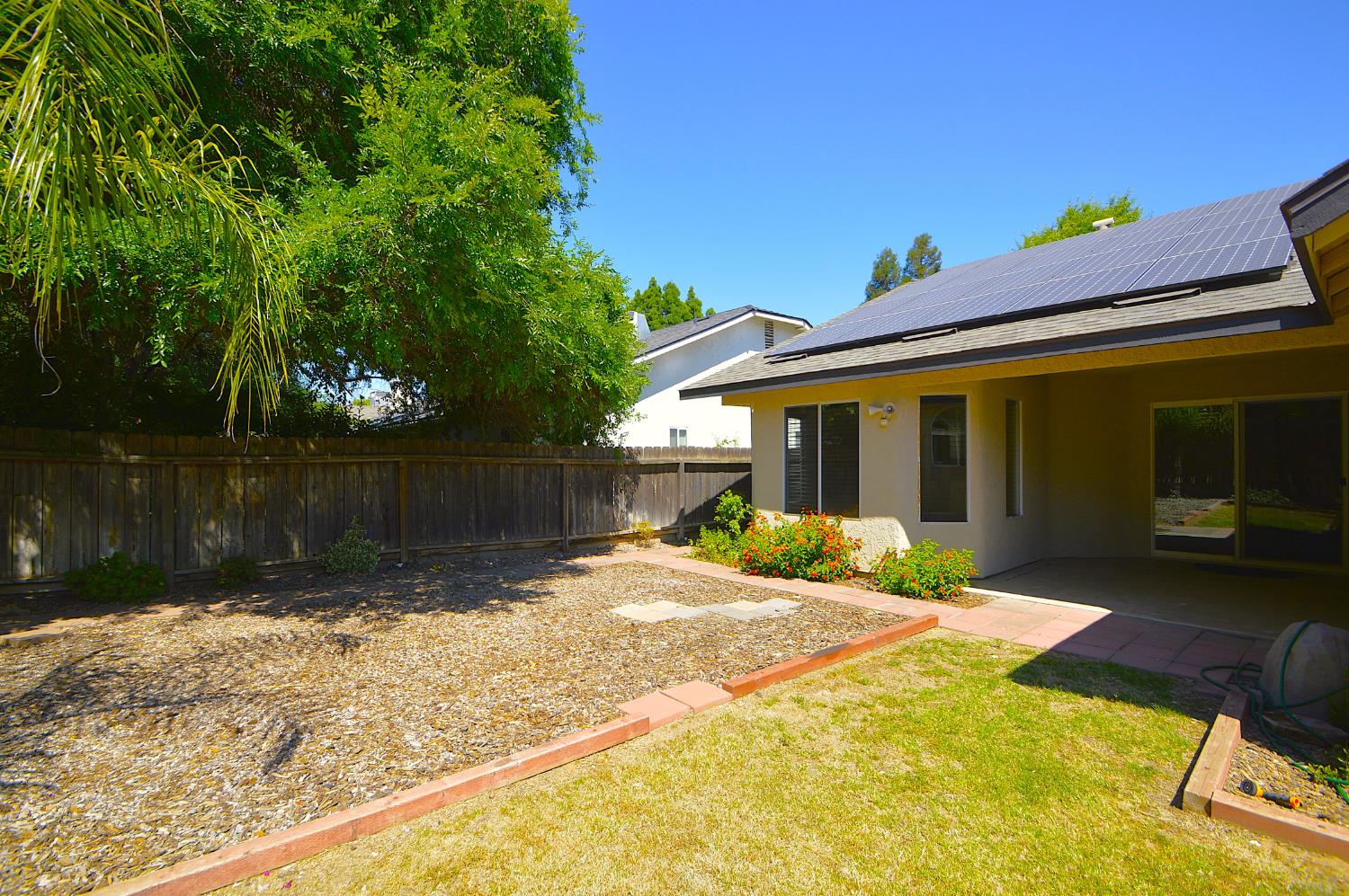 1879 E El Paso Ave, Fresno, CA 93720