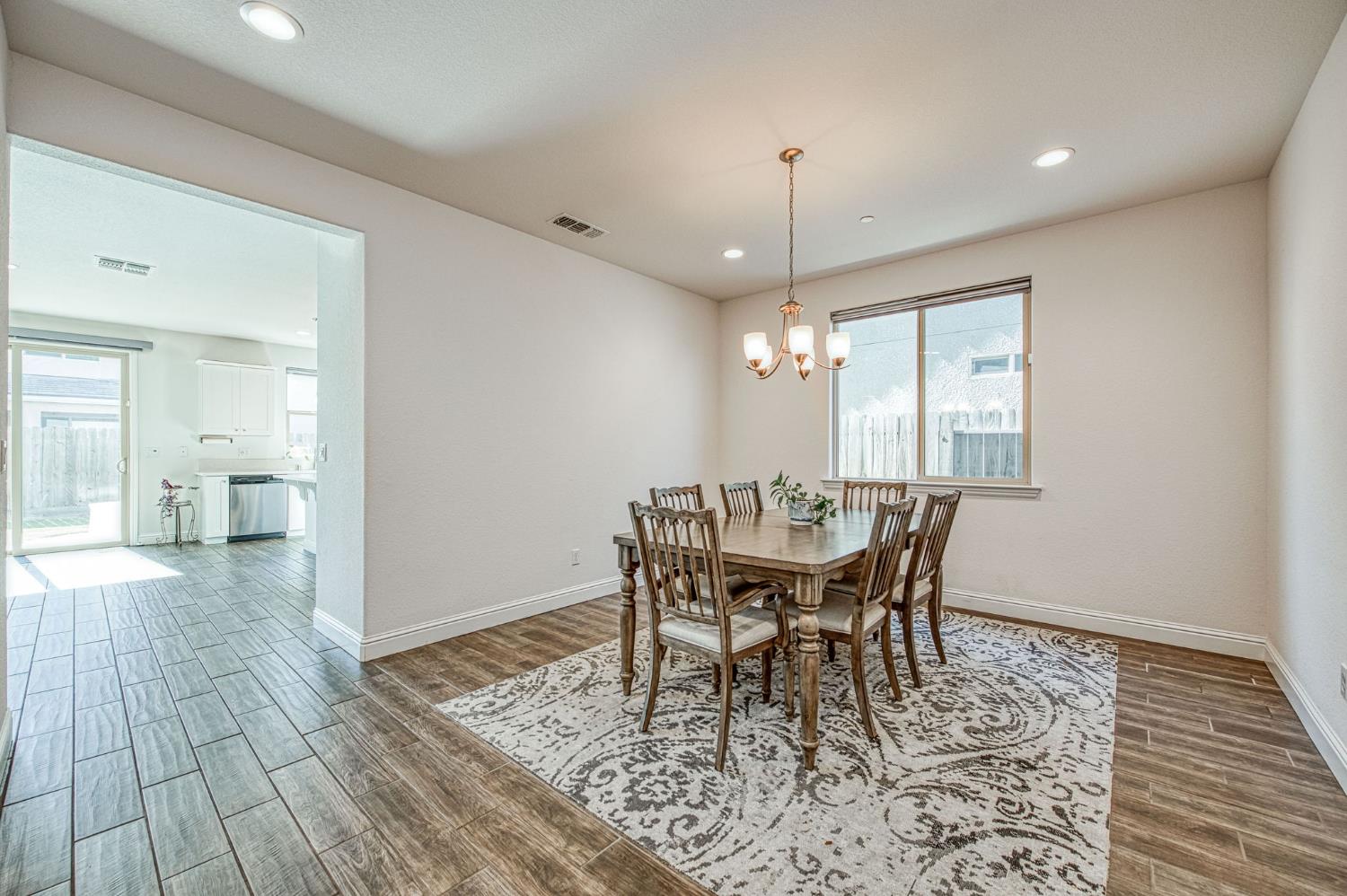 2381 N Jason Ave, Fresno, CA 93737