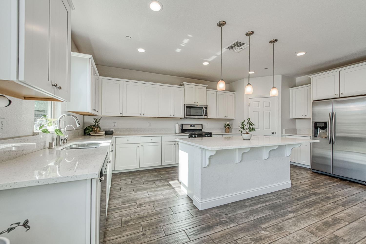 2381 N Jason Ave, Fresno, CA 93737